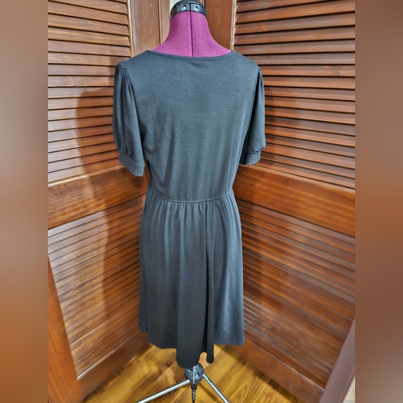 Womens Short Puff Sleeve Dress, Round Neck, Empire Waist Dress - Picture 4 of 7